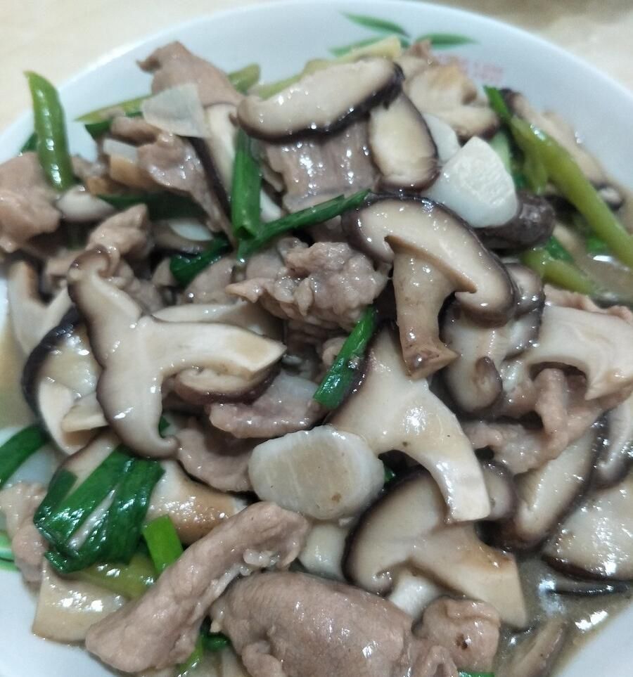 香菇炒肉，软嫩顺滑超入味，营养丰富又美味，做法简单的家常菜