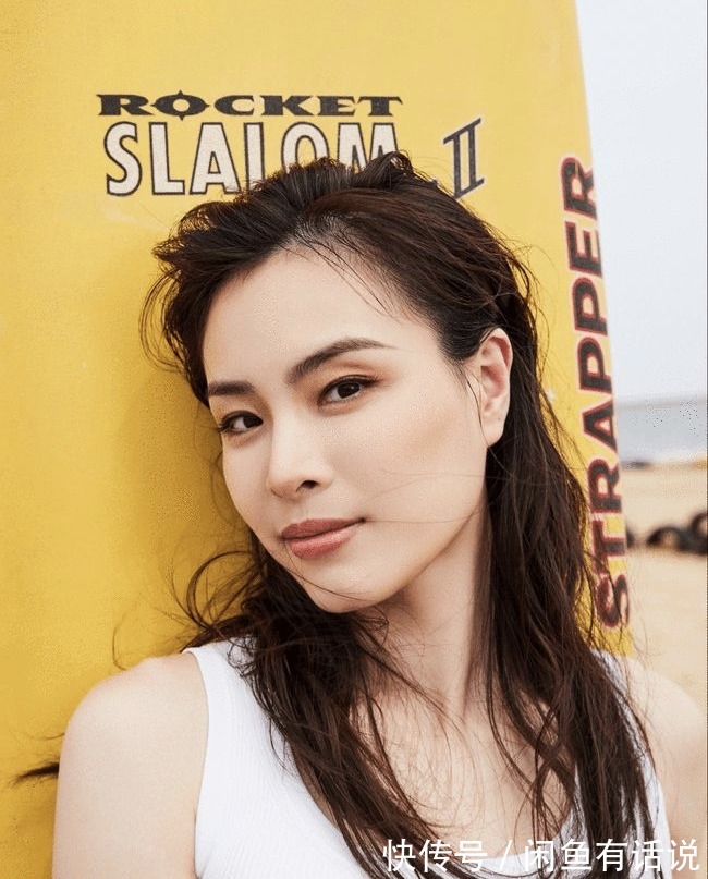 吴敏霞|被吴敏霞的度假照圈粉了,穿黑色连体裤时髦又上照,大背头真霸气