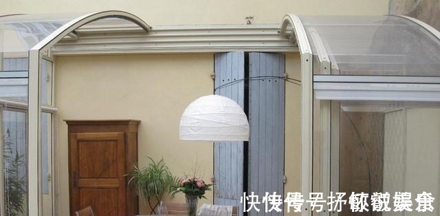 违建|家里装个阳光房,胜过千万豪宅别墅,晚上直接收起来,还不算违建