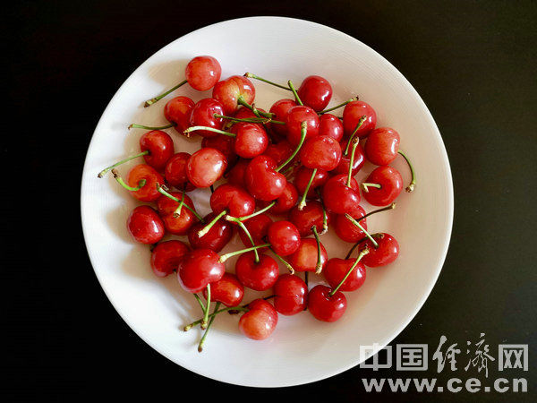 防晒|夏季多吃这8种食物 不仅营养还能美白