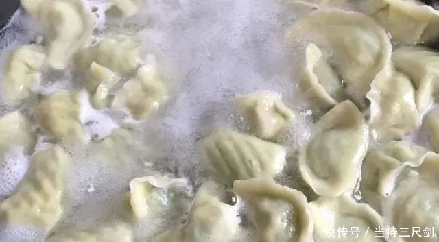 鲜美|秋天，芹菜茴香靠边站，多吃一种馅的饺子，鲜美多汁，我1周做2回