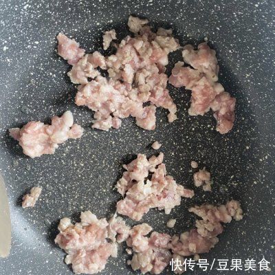 肉末|肉末双色豆腐这样做百吃不腻，吃1次不过瘾
