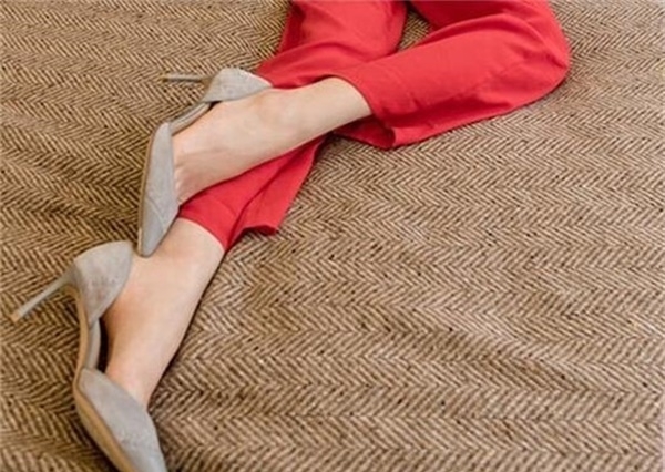 气质|高跟鞋彰显你优雅知性的气质,都能很好的展示自己的魅力