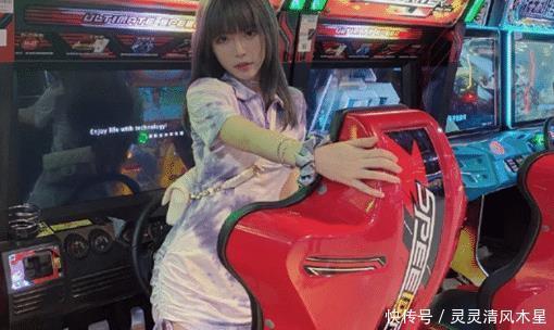 照片|“反冲斗士”周淑怡自废武功,晒摩托照片让人心痒痒,粉丝将其画成漫画女主!