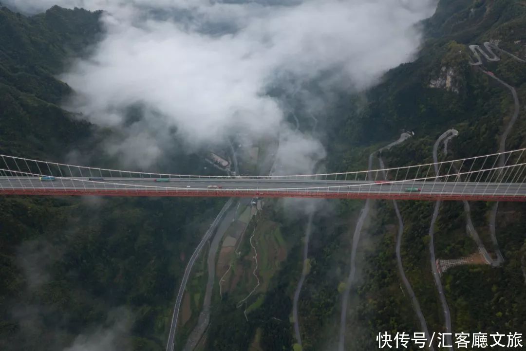 10条惊险绝美的公路，穿山跨湖、盘山迷宫、腾云驾雾