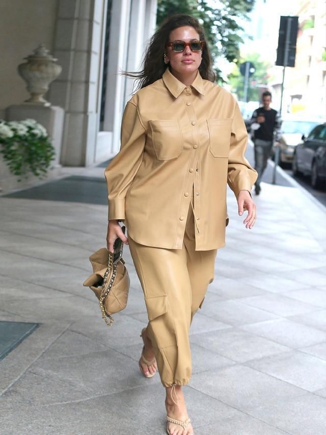 微胖|真给微胖女孩争气180斤超模亮相街头,穿衣自信大胆秀腰身