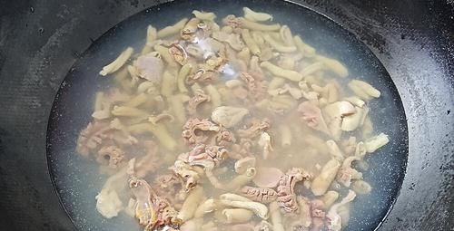 鸡杂试试这样炒来吃，口感脆嫩一点不老，味道香辣好吃，特下饭