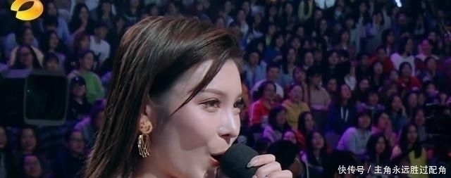 王一博 女观众在《向上》当场表白,看清王一博的表情,网友疯狂截图