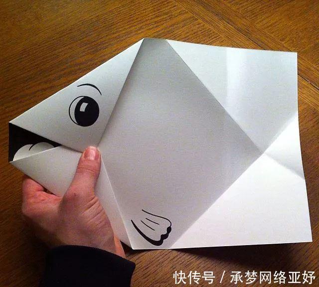 愤怒的小鸟!一张纸玩起了3D游戏,网友评论只有无聊又有才的人才能做到