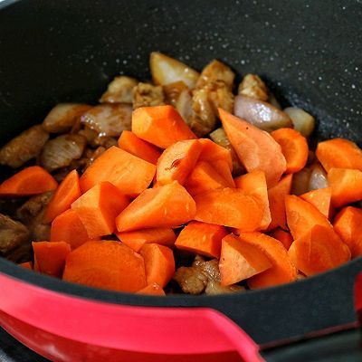 胡萝卜|不油不腻的羊肉焖饭