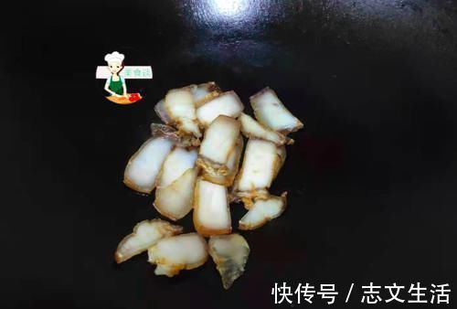 蒜苗|年夜饭必吃的小炒菜，炒一炒5分钟就上桌，鲜香开胃，下酒又下饭
