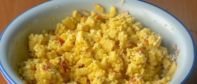 糯米粉里加2个苹果,居然这么好吃,酸甜可口,每次上桌就抢光