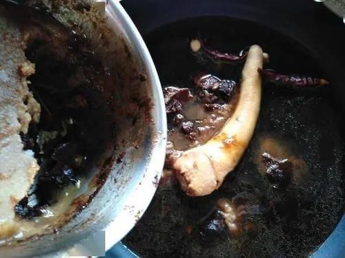 猪尾巴汤|猪的这个部位,比排骨营养多5倍,价格是排骨的一半,不买亏大了