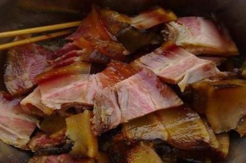 新鲜肉|炒腊肉时，不要切了就炒，牢记3个技巧，腊肉吃着香，口感好