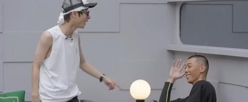 《披荆斩棘的哥哥》迎来反转,第一期被喊退赛,第二期被夸情商高