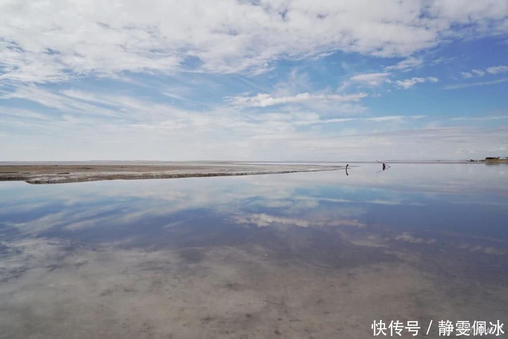 非洲也有天空之镜撒哈拉沙漠旁依傍着世界第一大沙漠盐湖