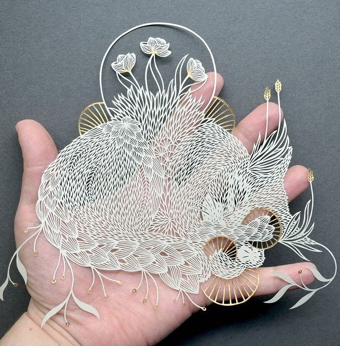 美女#美轮美奂,美女艺术家用一张纸雕刻出奇幻世界