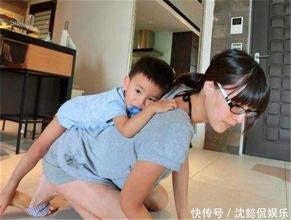 中国妈妈带娃为什么这么累几张图一对比,才知外国妈妈多轻松