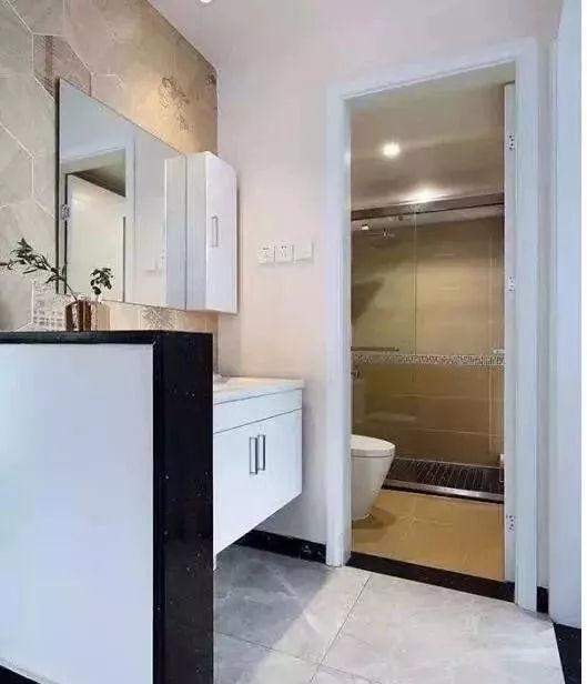 卫生间隔|卫生间就这样装非常漂亮,洗澡也方便,一天连洗三次都不过瘾