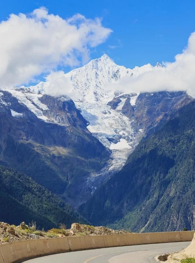 中国又一绝美国道美哭，从冰川到雨林，串联起万千美景