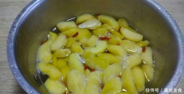 红蛇果|这水果是“清肠小能手”，比香蕉管用，便秘直接吃，隔天排出宿便