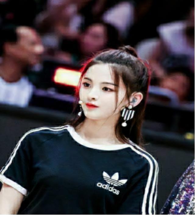 马尾辫已经落伍了!今年最流行这5款“扎发”,谁扎起来都特别美