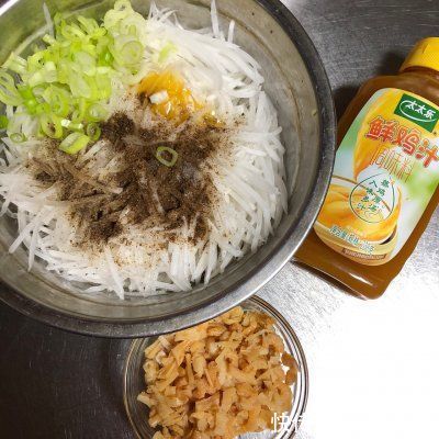 白萝卜|#我的养生日常-远离秋燥#萝卜丝虾仁饼