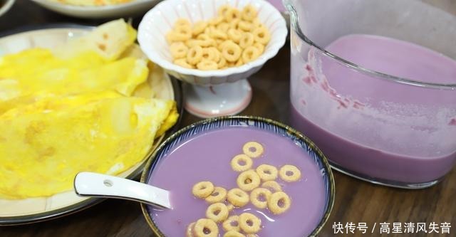 晒晒我家孩子的早餐,色彩丰富,味道可口,比路边摊还好吃