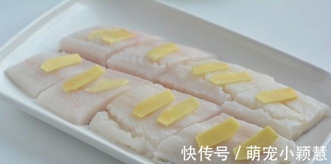 小葱|鱼腥“最”怕的不是葱和姜,而是它,只需加一点,鱼肉鲜嫩无腥味