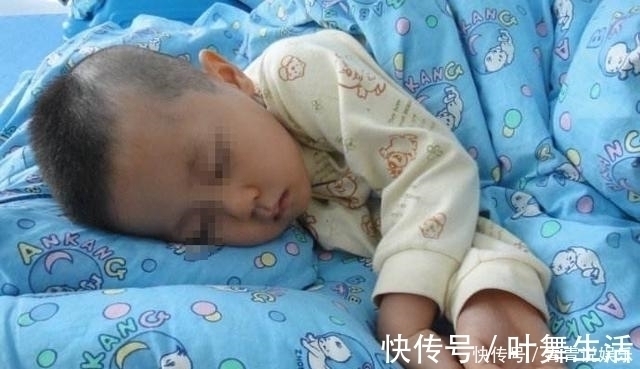 头骨|这3种睡姿,可能会让新生儿的头骨变形,其中一种新手妈妈还在做