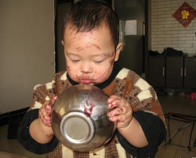 餐桌|三种常见汤被医生列入黑名单,几乎家家餐桌都有,不要再给娃喝了