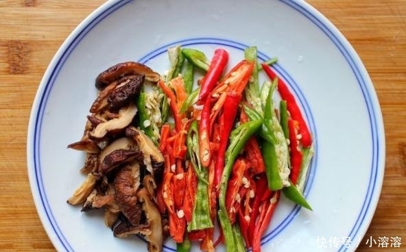 炒面也能在家做,鲜香入味又好吃,简单易学上手快