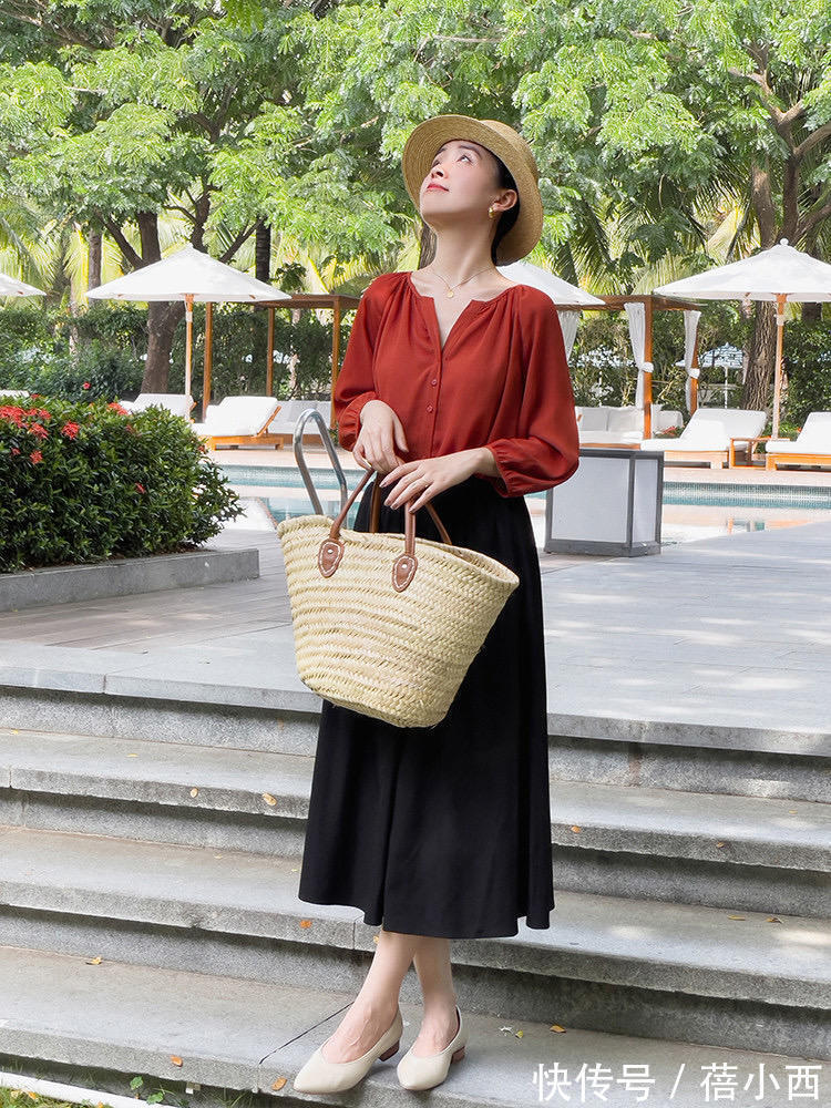 衬衫|女人一旦过了30岁,穿“衬衫+半身裙”,优雅又高级,气质满分