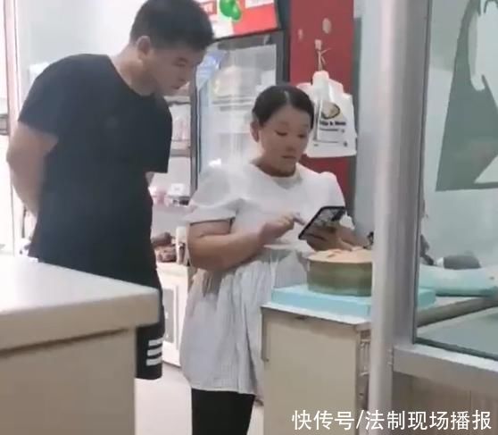 蛋糕|准妈妈在医院接到订单，马上返回店中“忙生意”，网友:太拼命