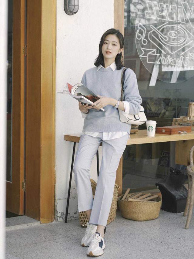打开方式|秋天正确的打开方式,针织衫的温柔少不了,可以尝试这样搭超好看
