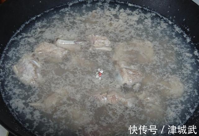 白萝卜|炖这道汤给家人喝,鲜美营养,应季而食