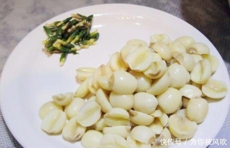 雪梨|多给孩子喝雪梨银耳润燥汤,每天喝一碗,清爽解燥又舒服