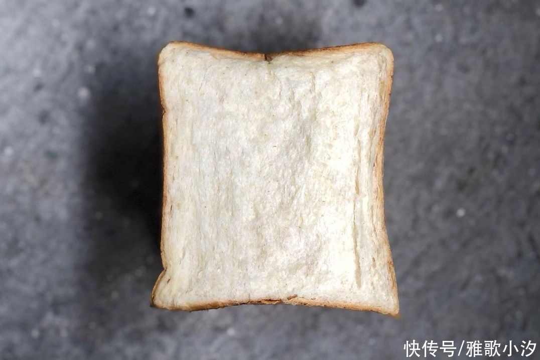人人都夸好吃的“生吐司”，到底是生还是熟？为啥称之为生吐司？