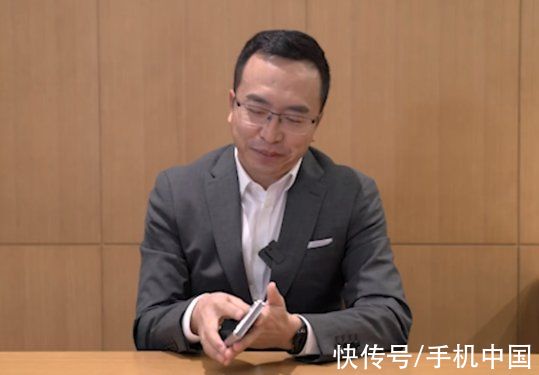 真机|荣耀折叠屏真机首次曝光！CEO赵明透露其将在1月推出