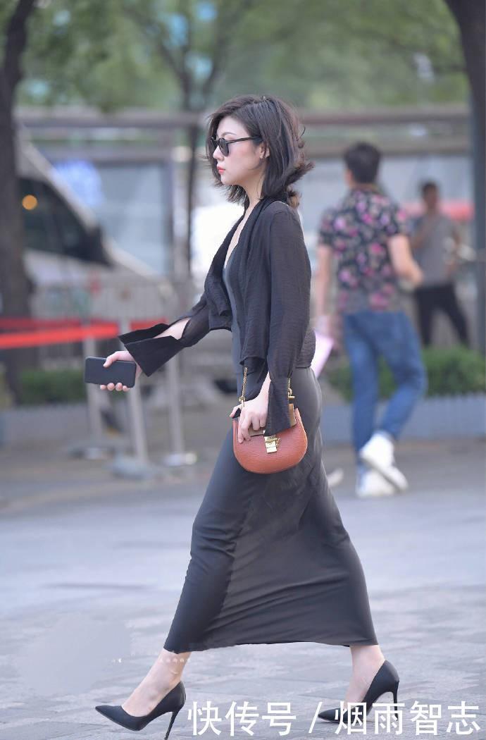 小姐姐气质太好,最时髦的裙子,都锦上添花穿出极品美