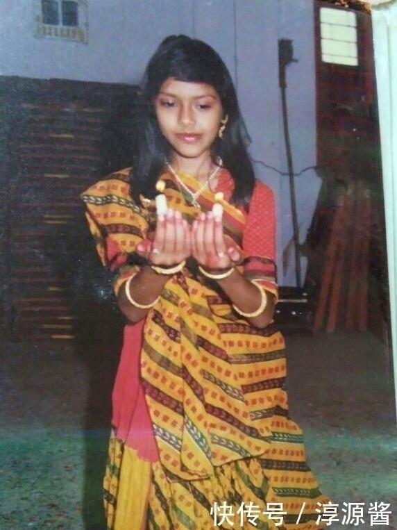 吹风机|女子长达20年不剪头发,头发长16米,洗一次头要花4个小时