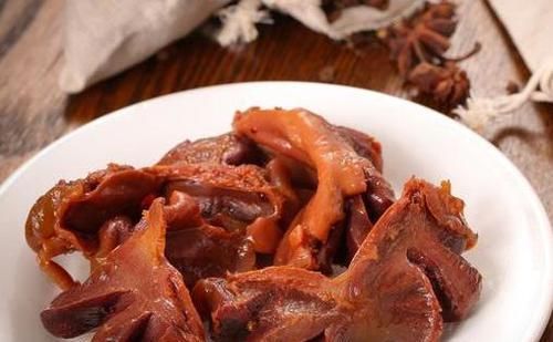 做卤水很简单，只要记得加4种香料，不管卤啥肉，鲜香又入味