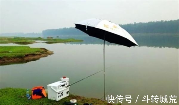 垂钓|野河钓鱼,找鱼窝的常用方法,找拐弯找水草,不过这种地形才最佳