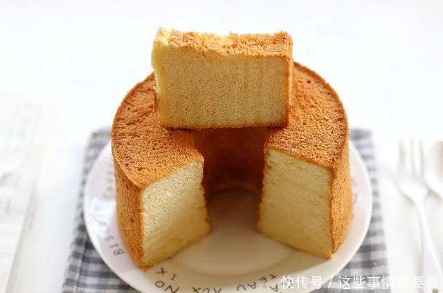 柠檬别只知道泡水喝，用来做蛋糕，滋味妙不可言，口味清新好喜欢