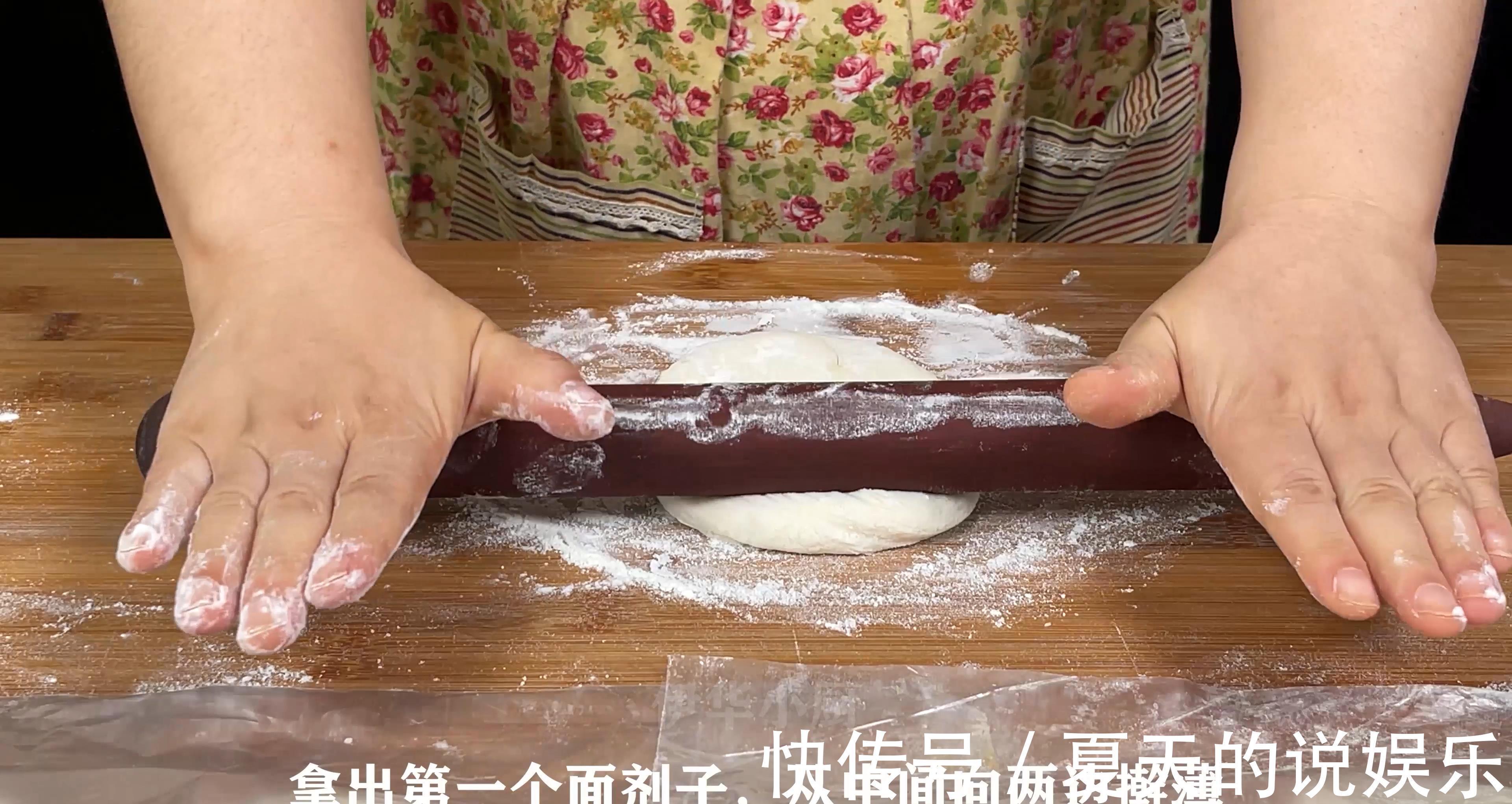 烙饼|早餐店的葱油饼为什么好吃?原来做法简单,学会就可以摆摊了