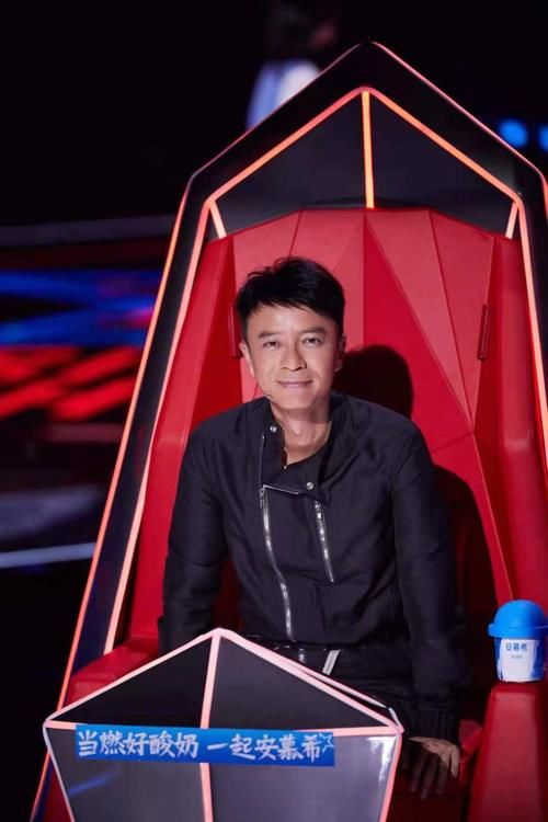 戰火|《中國好聲音》“搶人大戰”戰火升級，萌新導師李克勤收獲頗豐