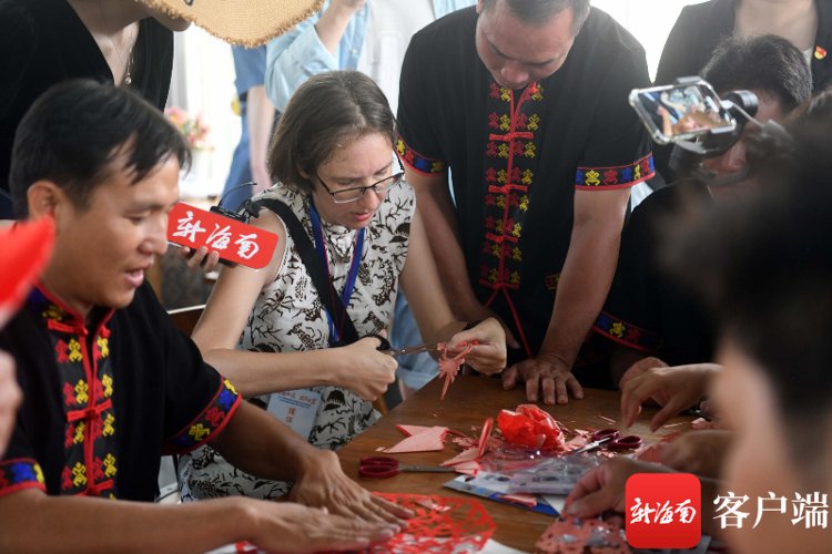 休闲|全媒体看海南丨采访团走进乐东西黎村 感受“休闲农庄+数字乡村”发展新动力