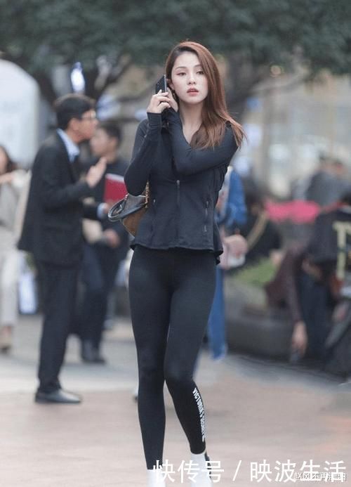 造型感|黑色和白色的经典搭配从不过时,纯净风格很迷人