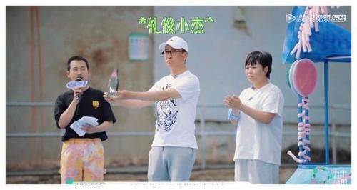 節目組|周杰綜藝新尷尬，鏡頭寥寥無幾，疑似得罪節目組