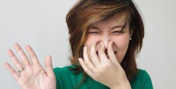 健康|女人洗澡时站着排尿对身体有影响吗？若想健康，两个习惯要坚持